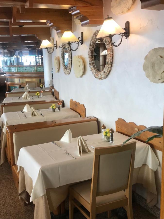 Hotel Corallo Lignano Sabbiadoro Bagian luar foto